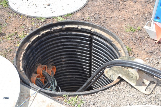 OMAC Pulling Winch: Pulling Cables out of a Duct